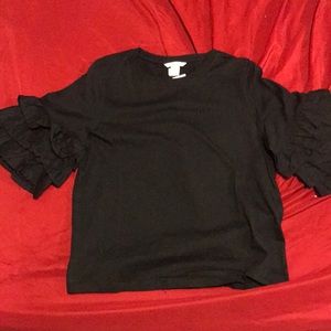 Black ruffled sleeve basic tee